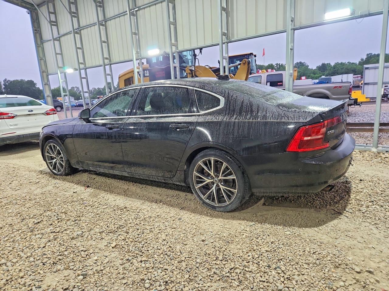 2018 VOLVO S90