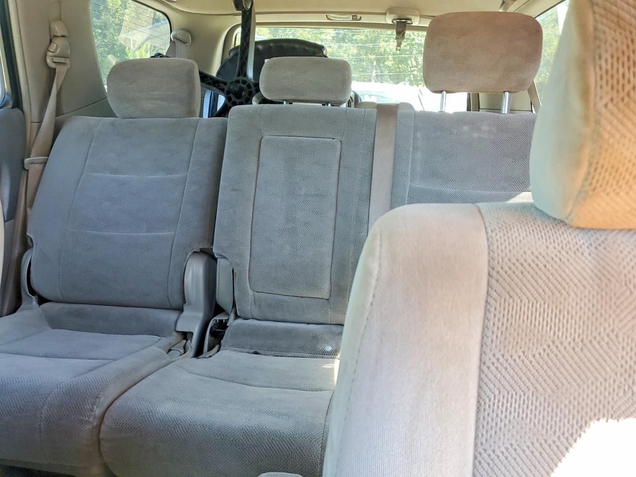 2005 TOYOTA Sequoia