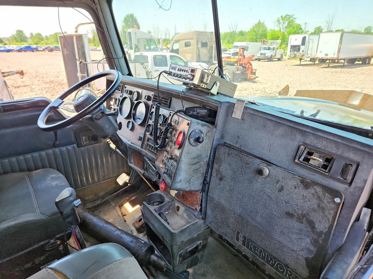 1999 KENWORTH Construction