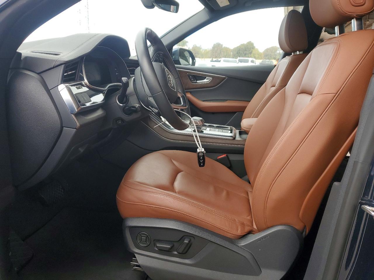 2025 AUDI Q8