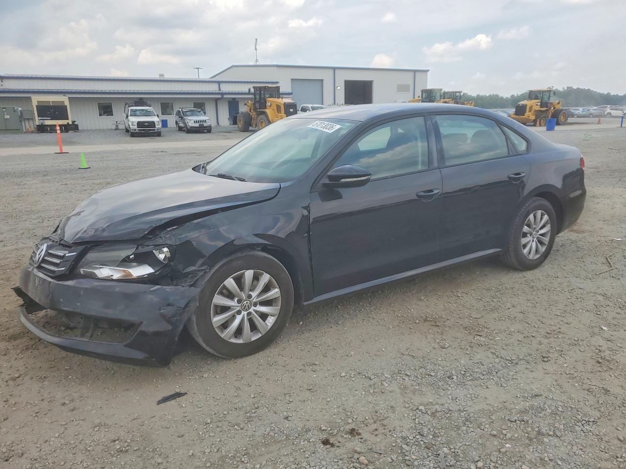2012 VOLKSWAGEN Passat