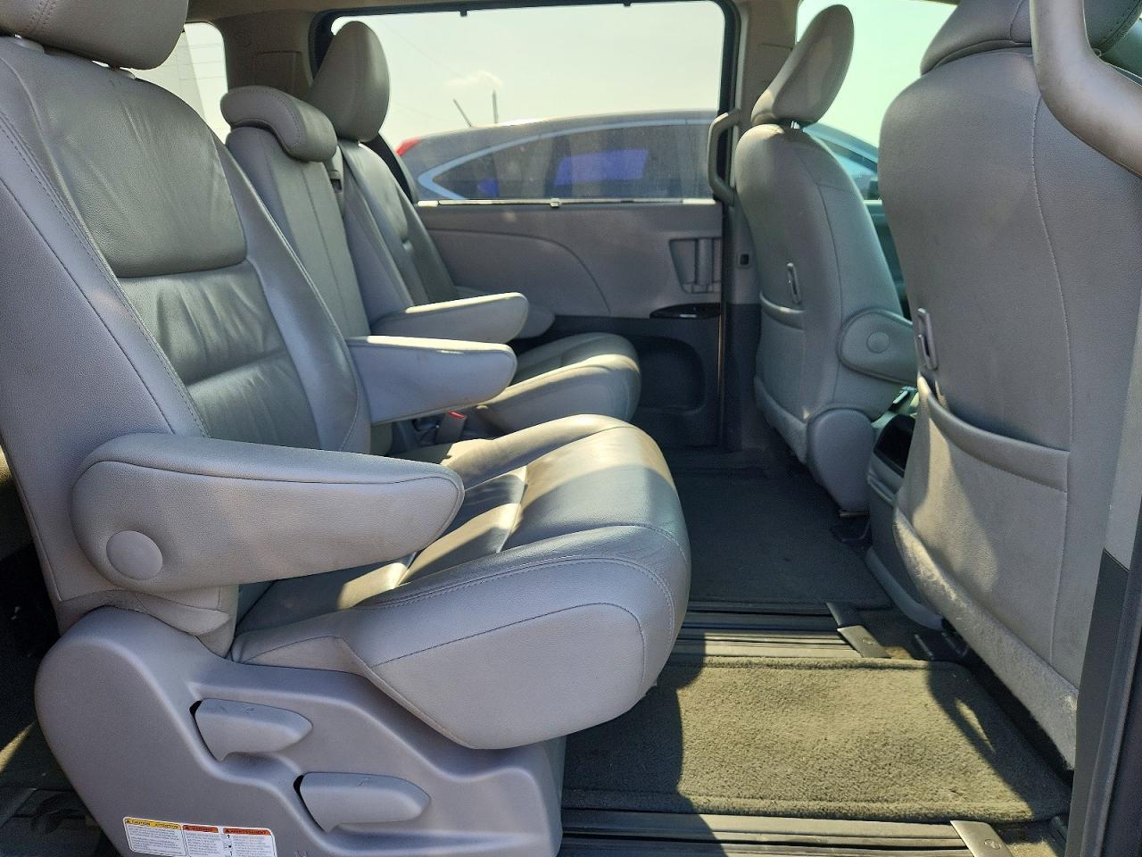 2017 TOYOTA SIENNA