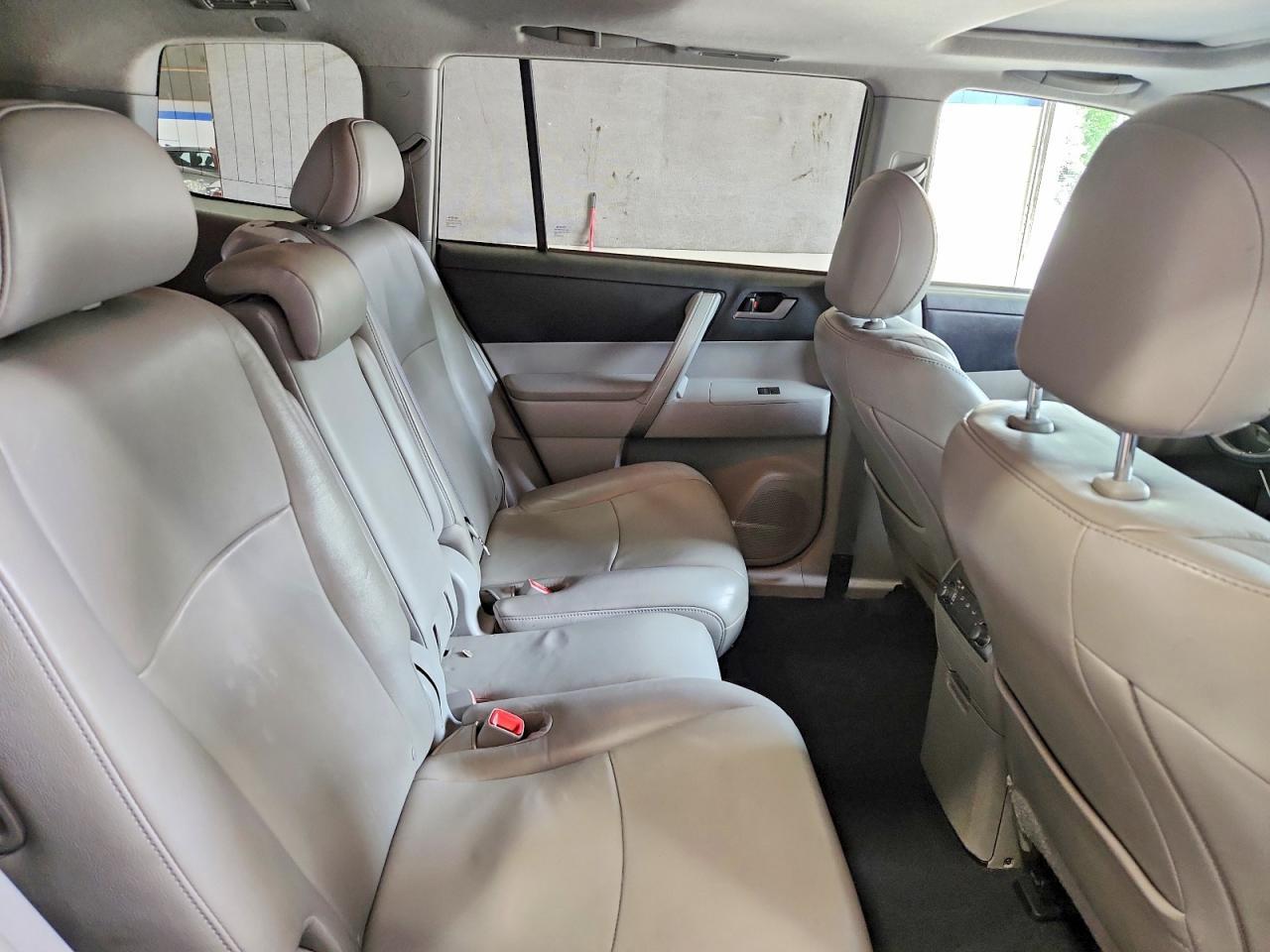 2012 TOYOTA HIGHLANDER