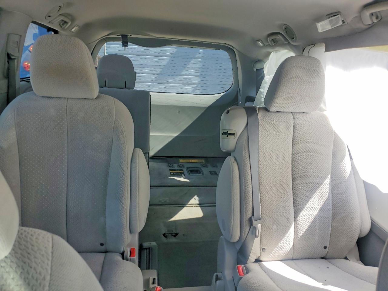 2014 TOYOTA SIENNA