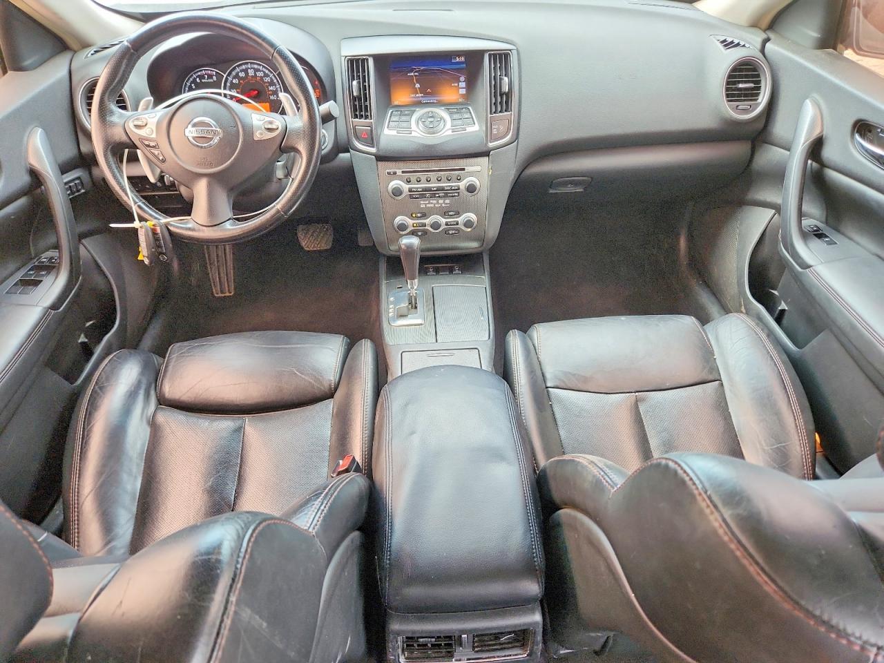 2010 NISSAN Maxima