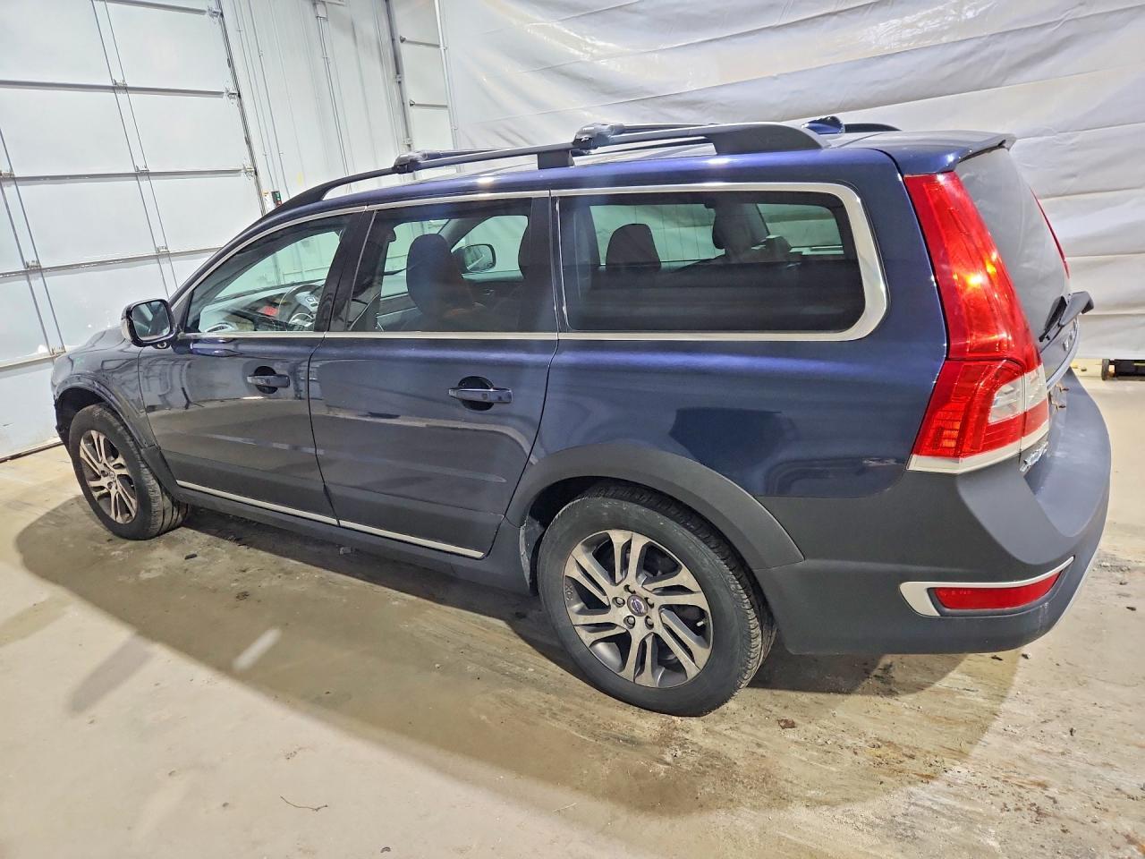2015 VOLVO XC70