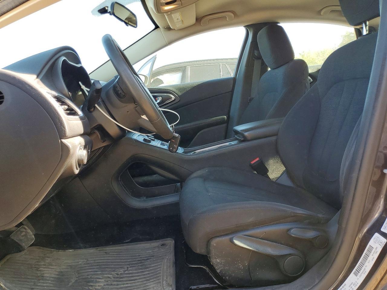 2016 CHRYSLER 200