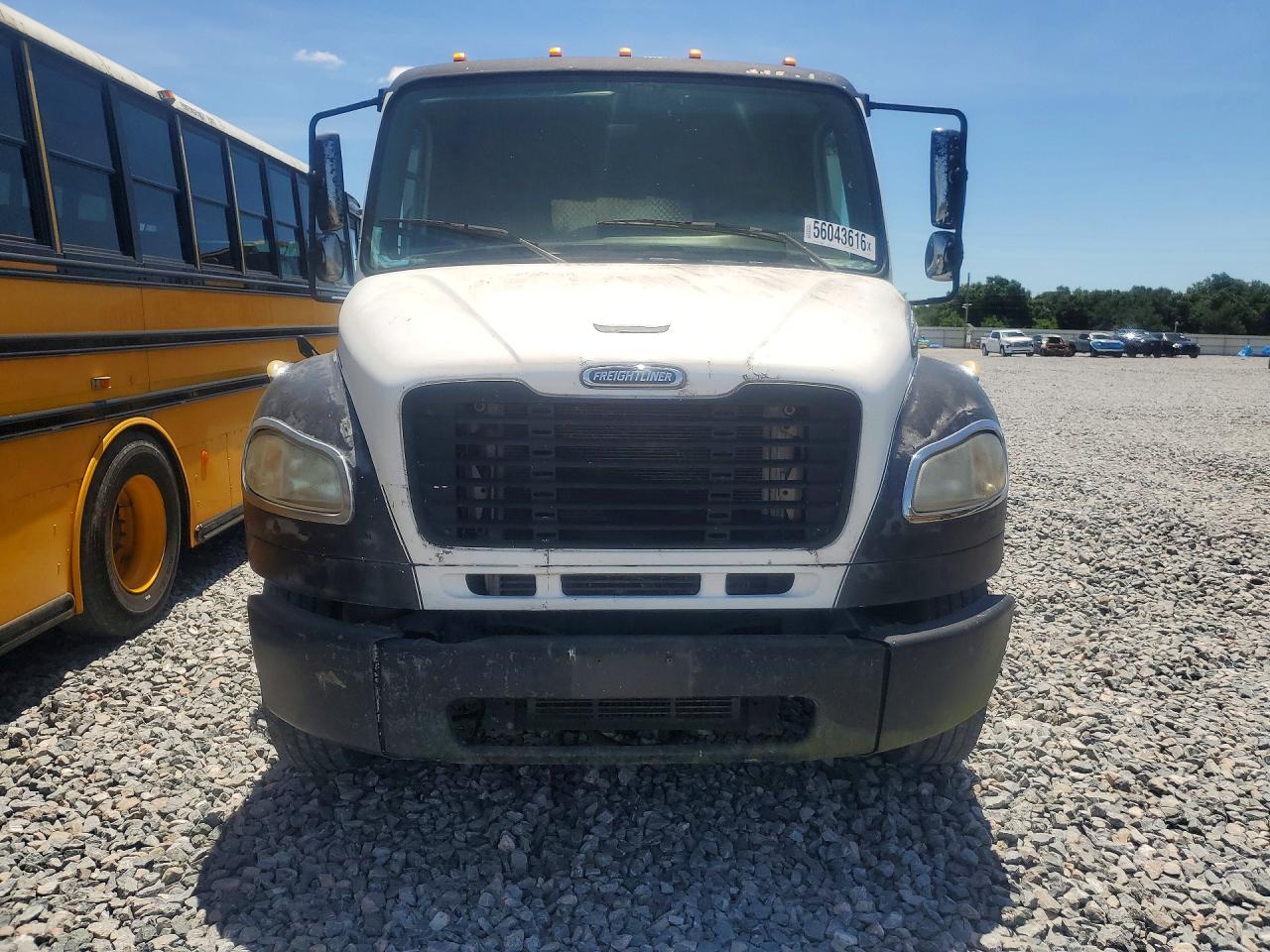 2010 FREIGHTLINER M2 106
