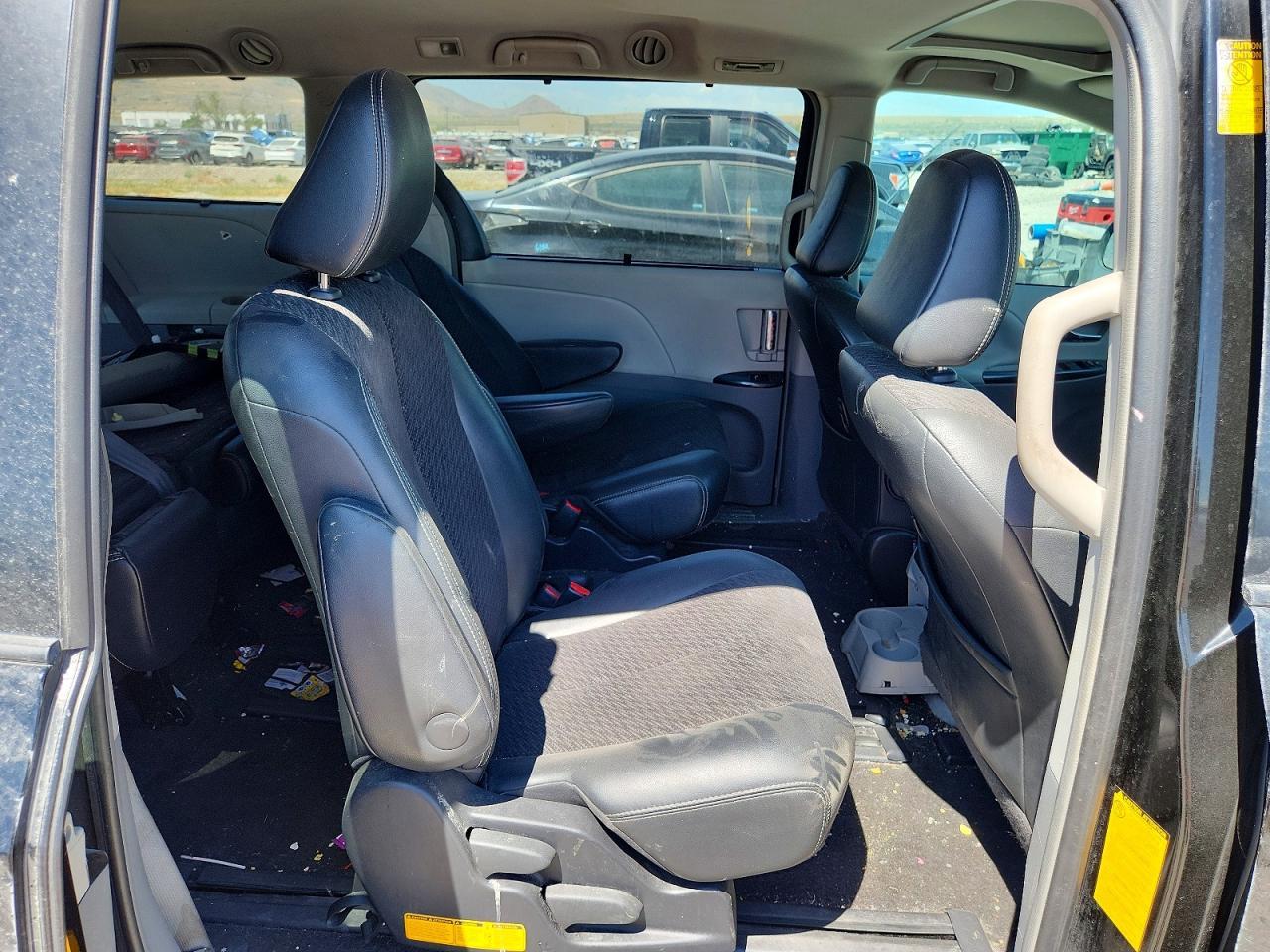 2013 TOYOTA SIENNA
