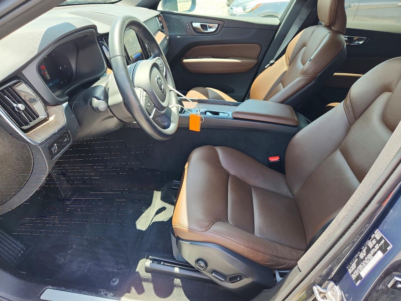 2022 VOLVO XC60