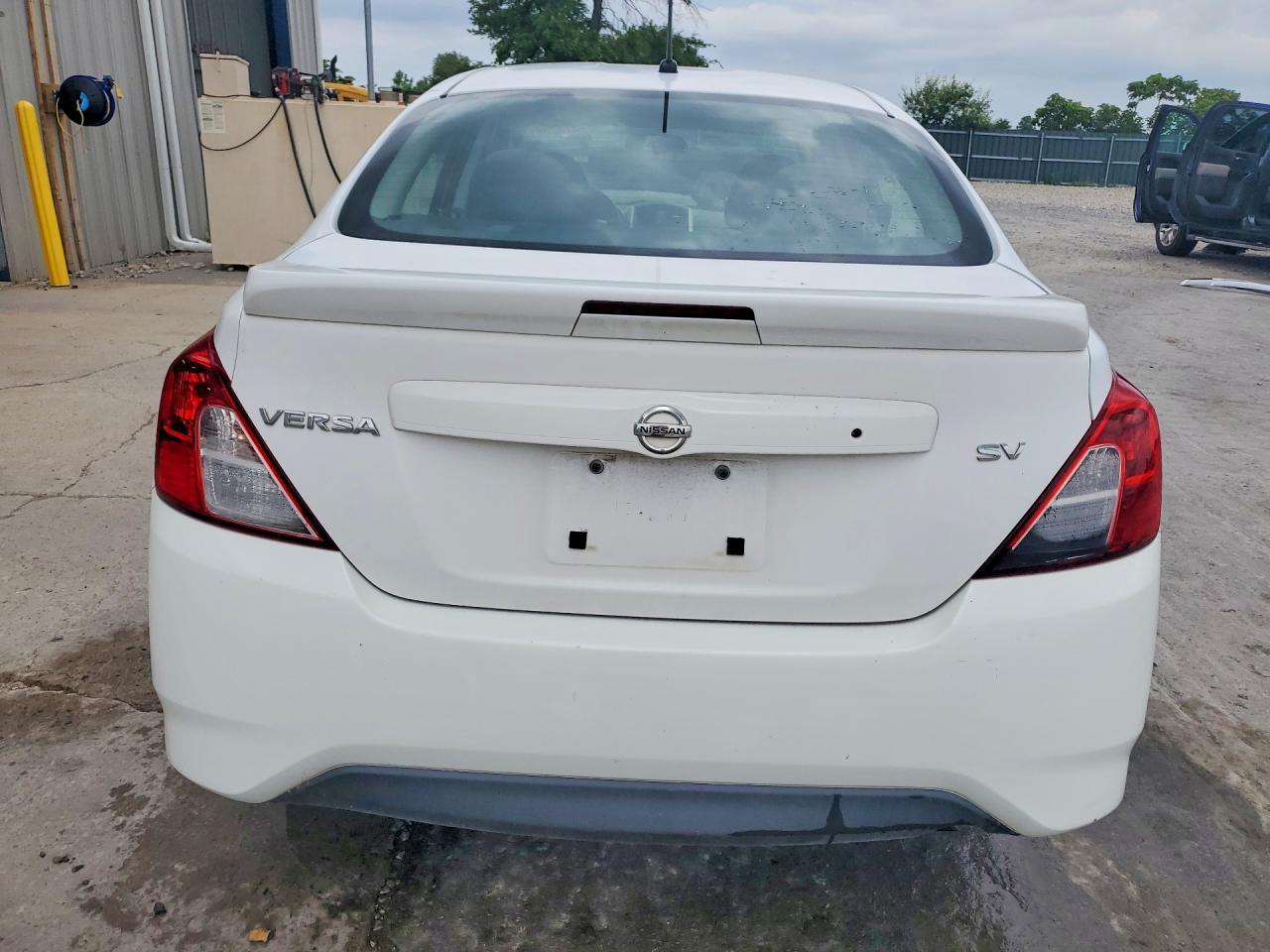 2018 NISSAN VERSA