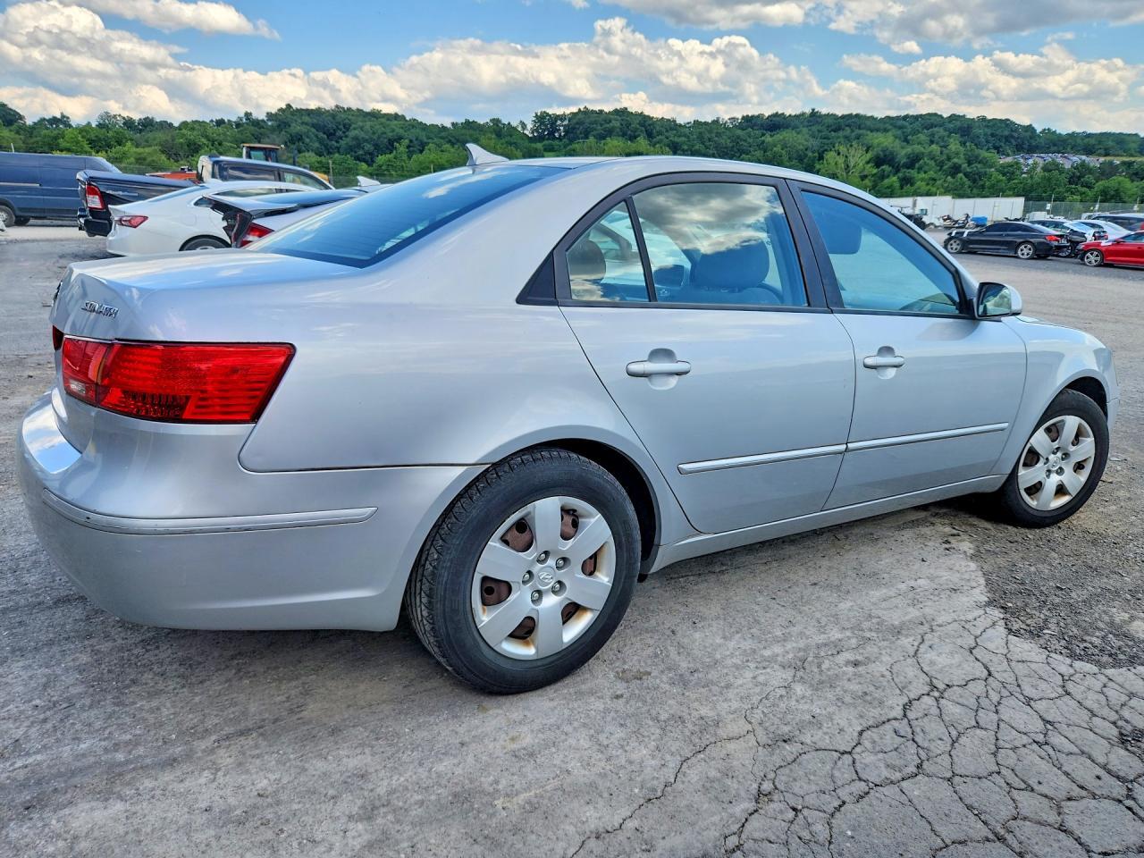 2010 HYUNDAI SONATA