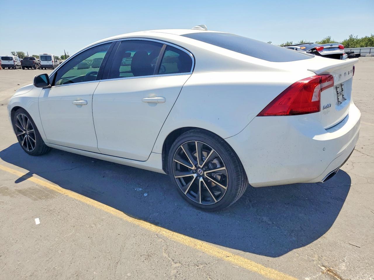 2016 VOLVO S60