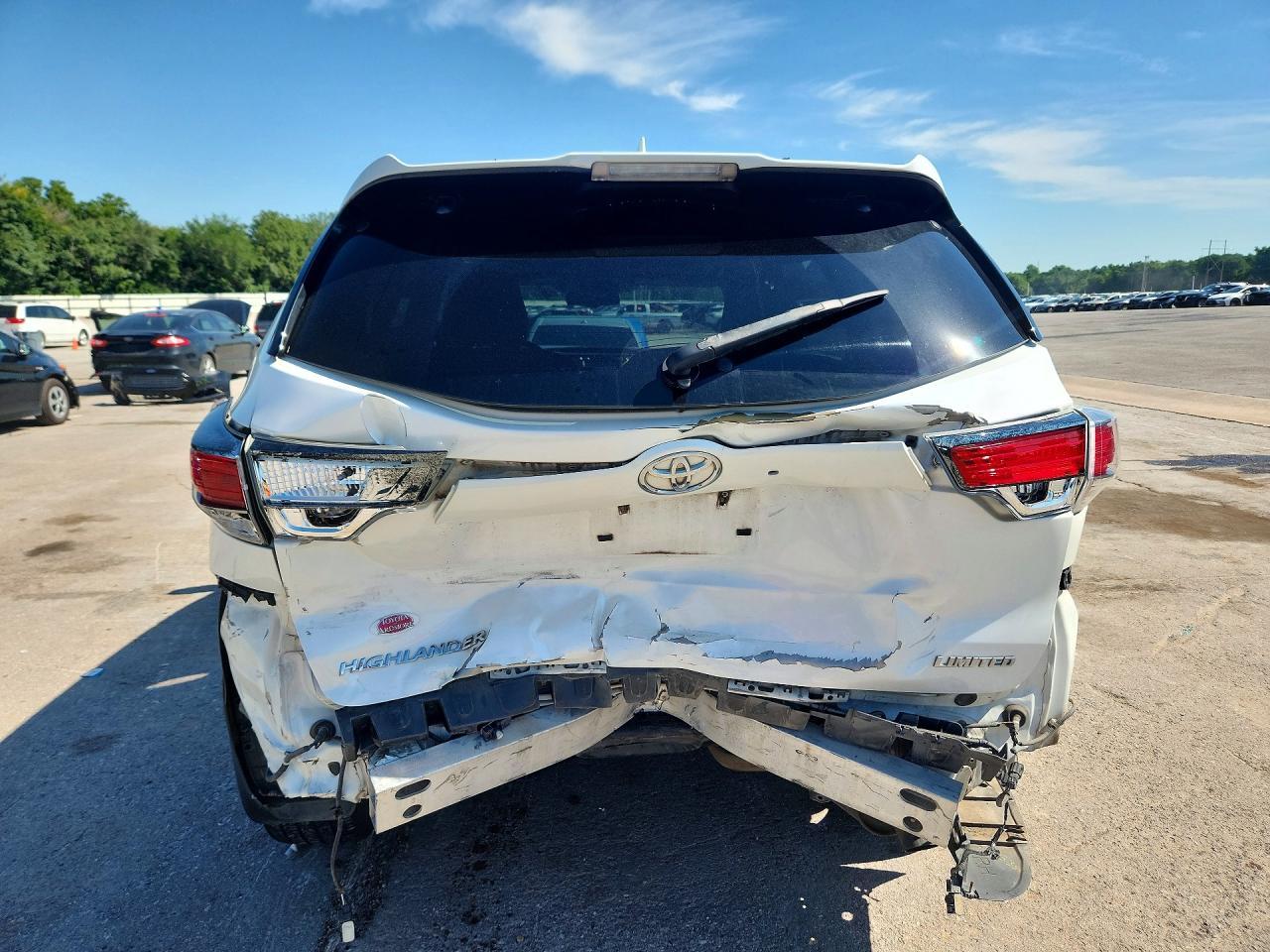2015 TOYOTA HIGHLANDER