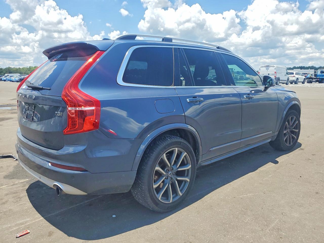 2018 VOLVO XC90