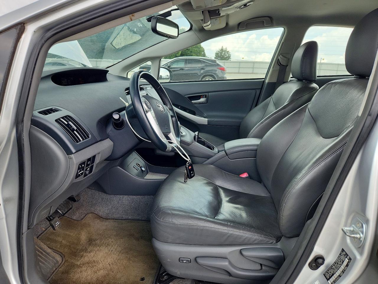 2011 TOYOTA PRIUS