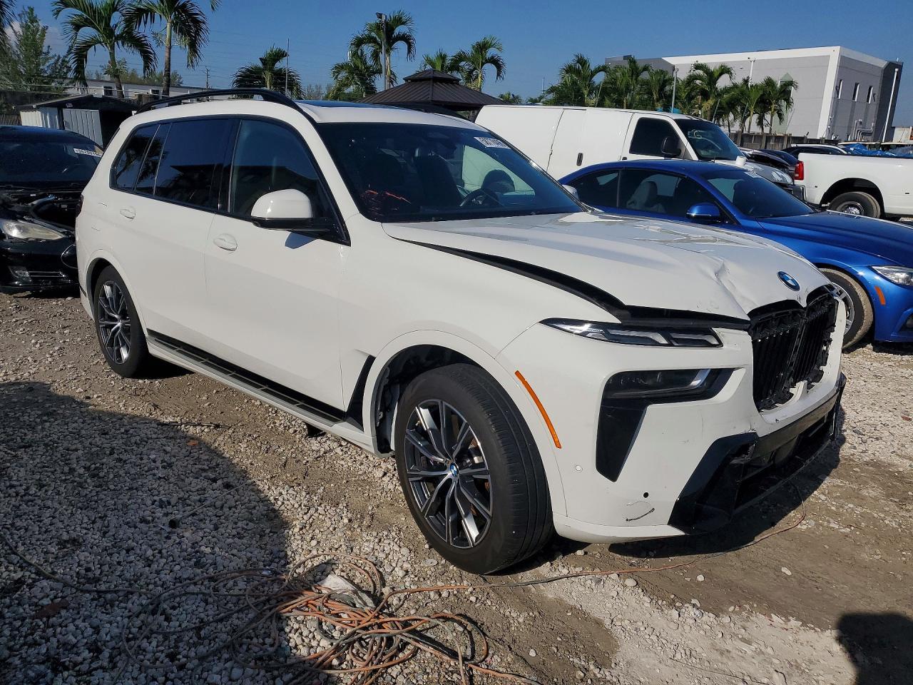 2025 BMW X7