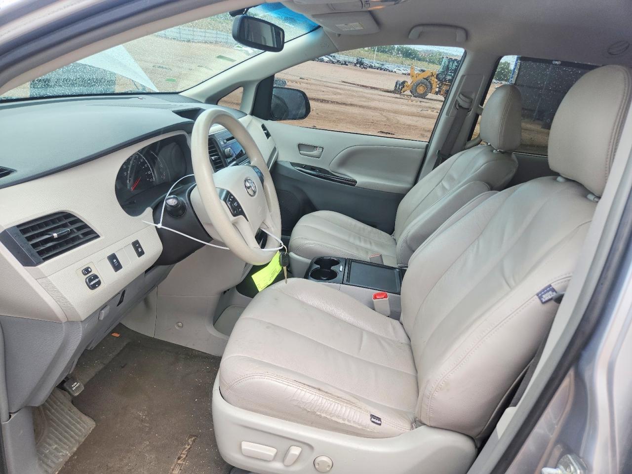 2014 TOYOTA SIENNA