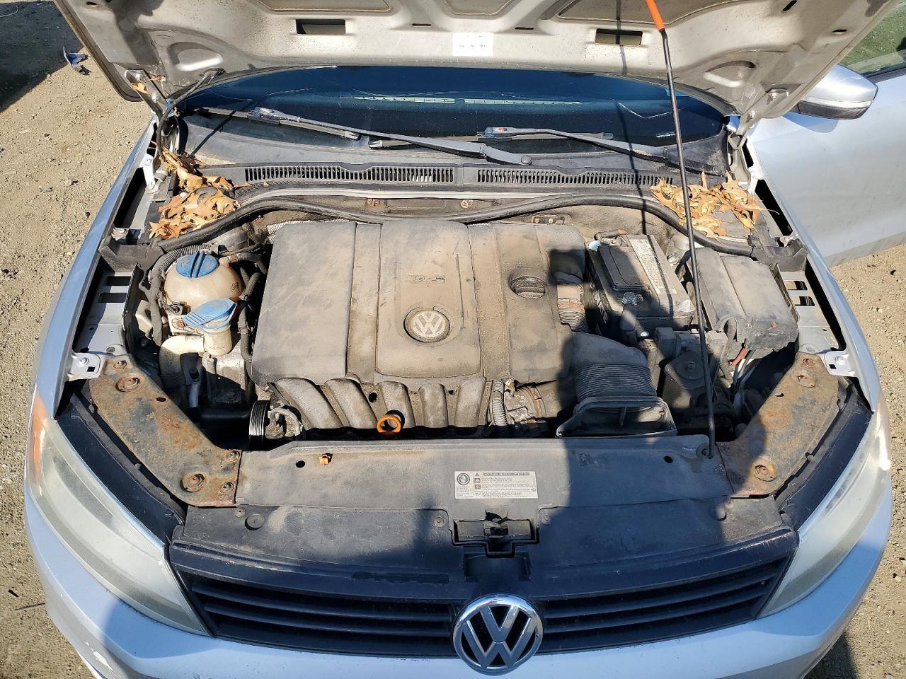 2011 VOLKSWAGEN JETTA