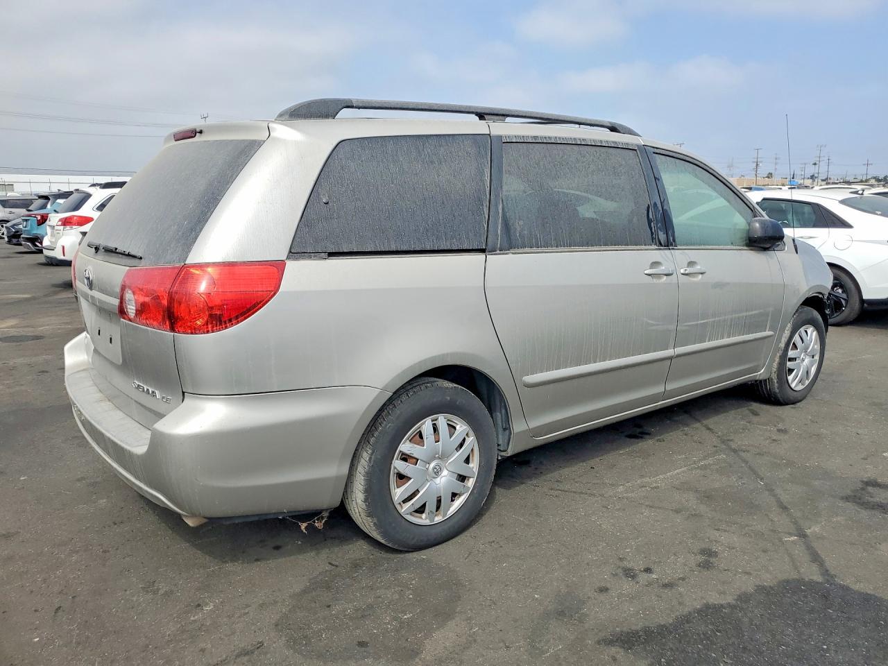 2009 TOYOTA SIENNA