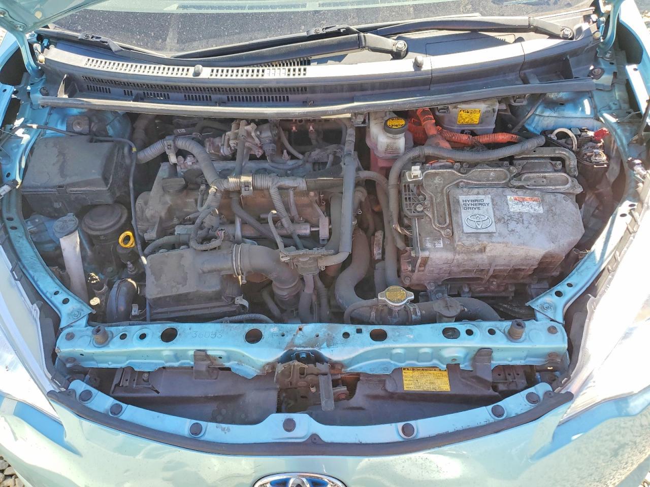 2013 TOYOTA Prius c