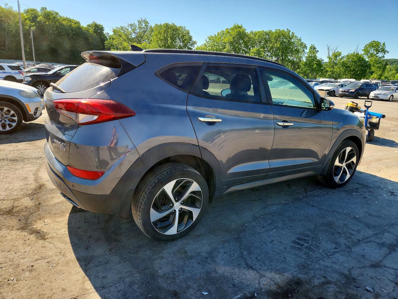 2016 HYUNDAI TUCSON