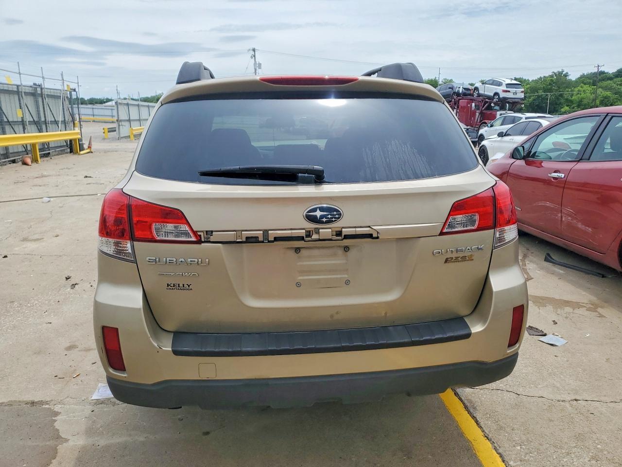 2010 SUBARU Outback