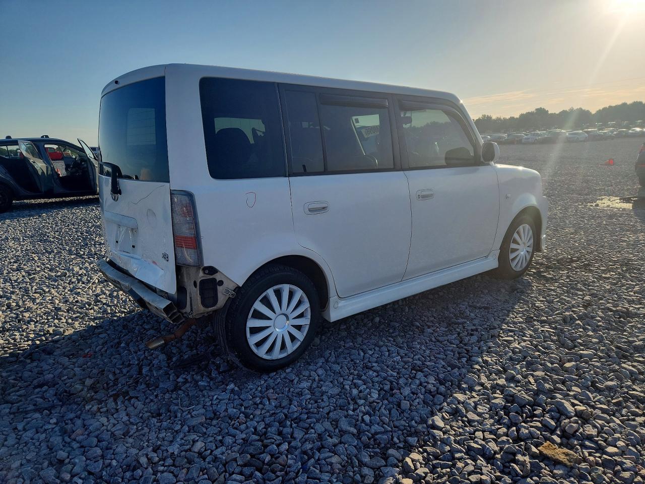 2004 TOYOTA SCION