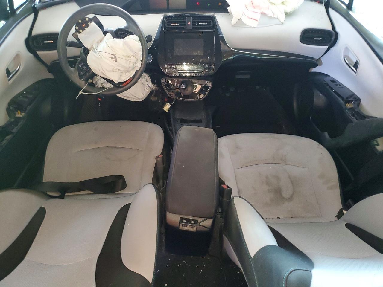 2019 TOYOTA PRIUS