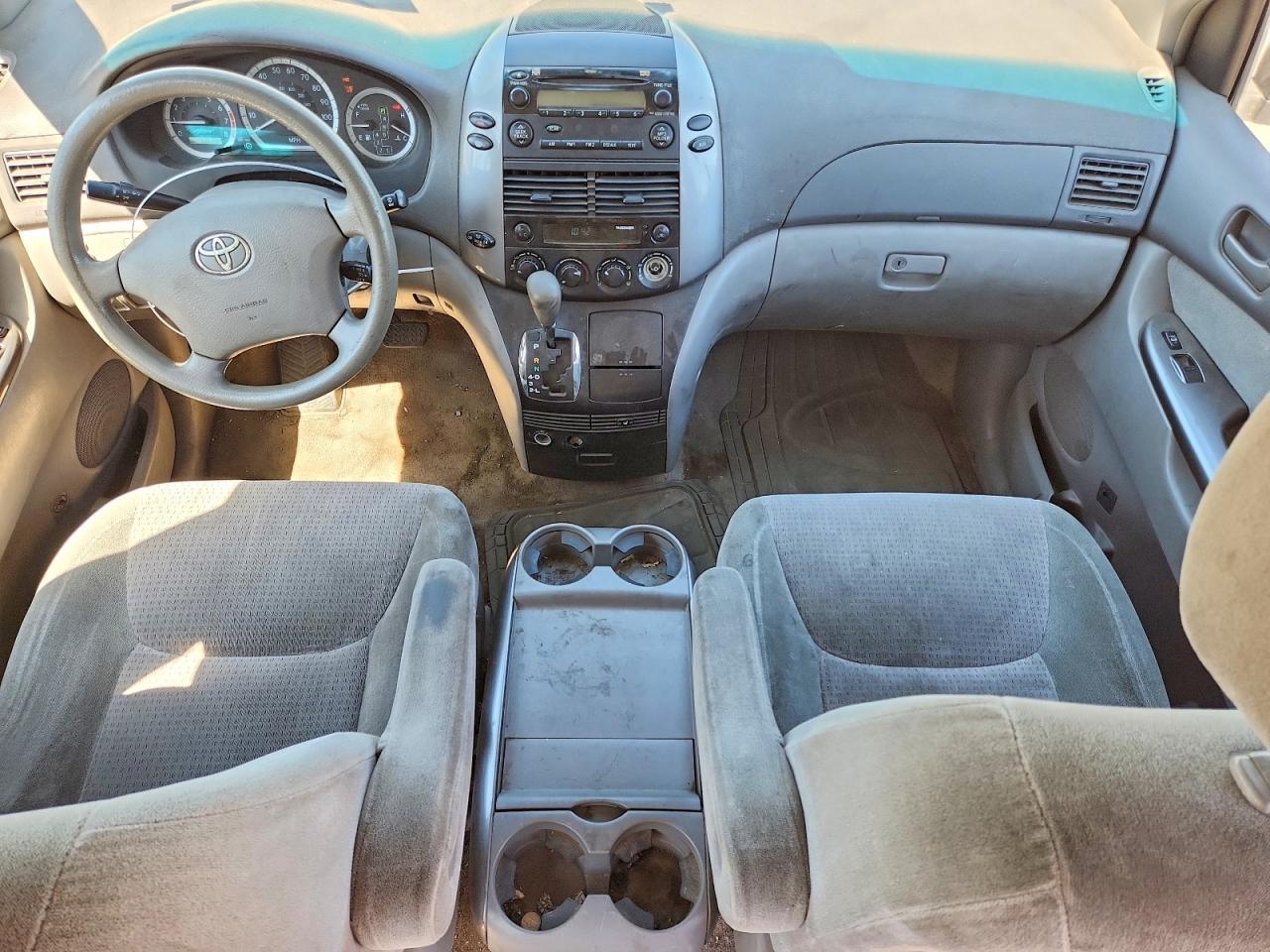 2009 TOYOTA SIENNA