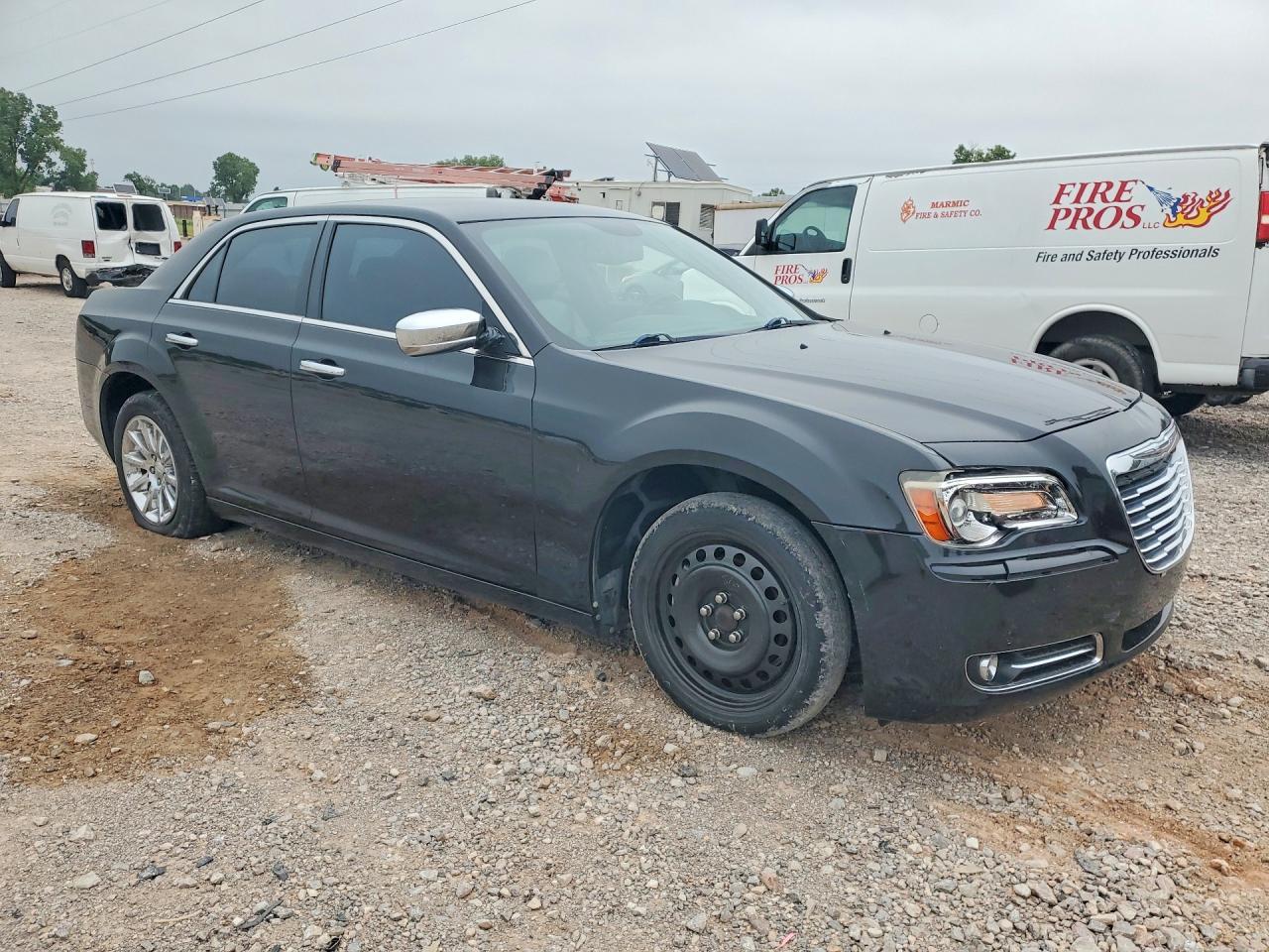 2011 CHRYSLER 300