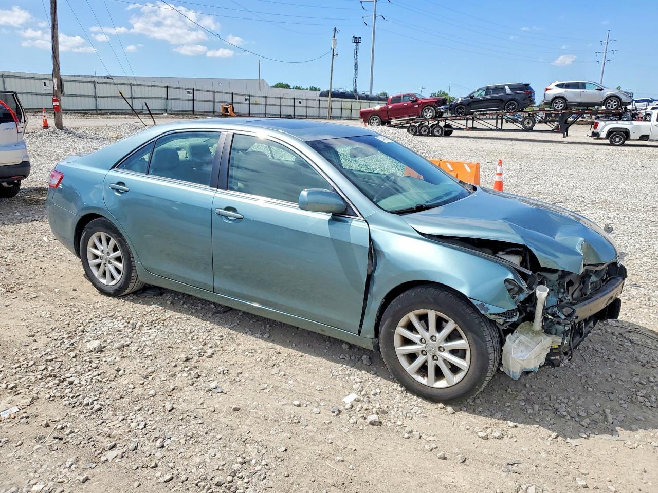2011 TOYOTA CAMRY