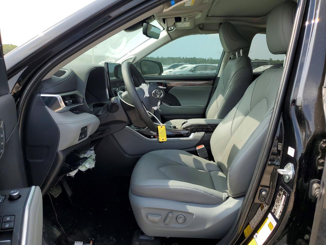 2026 TOYOTA HIGHLANDER