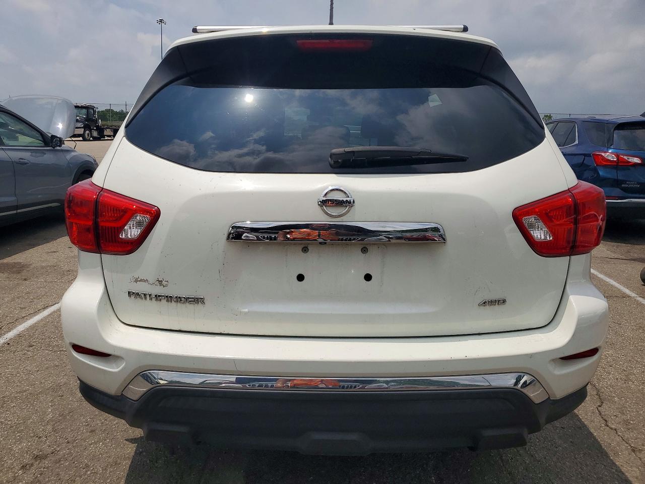 2017 NISSAN PATHFINDER