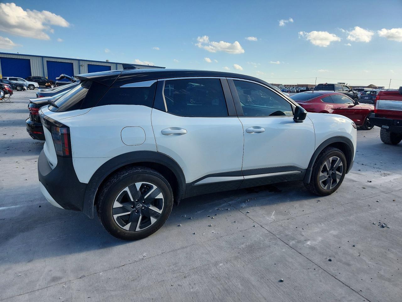 2025 NISSAN KICKS