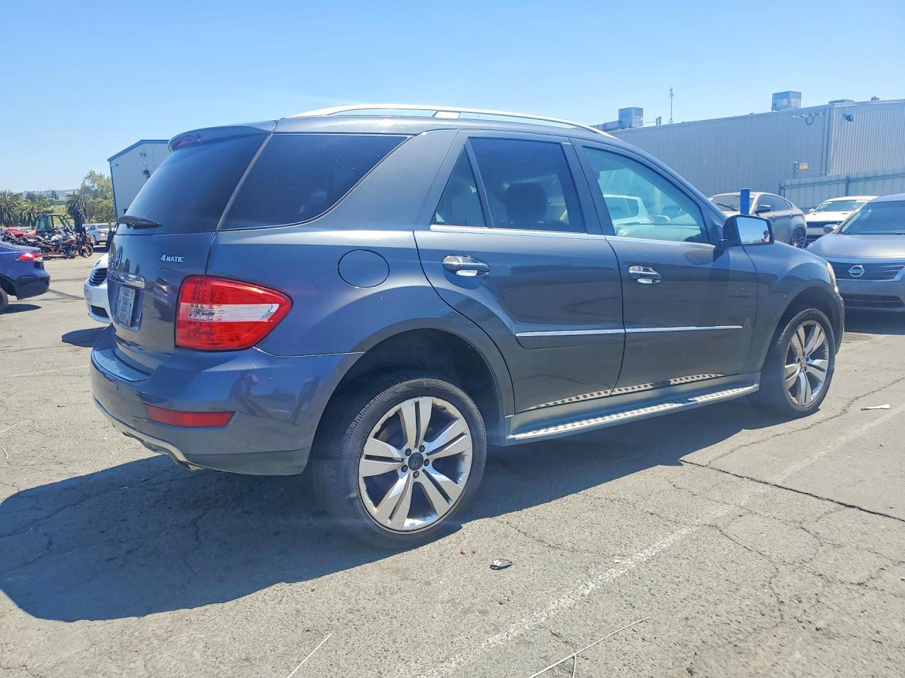 2011 MERCEDES-BENZ ML-Class