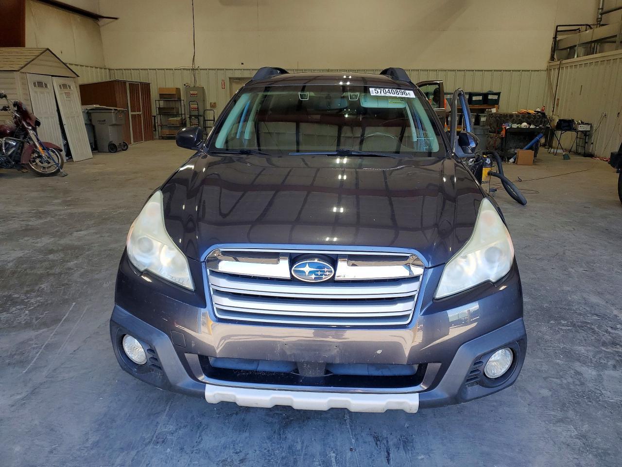 2013 SUBARU Outback