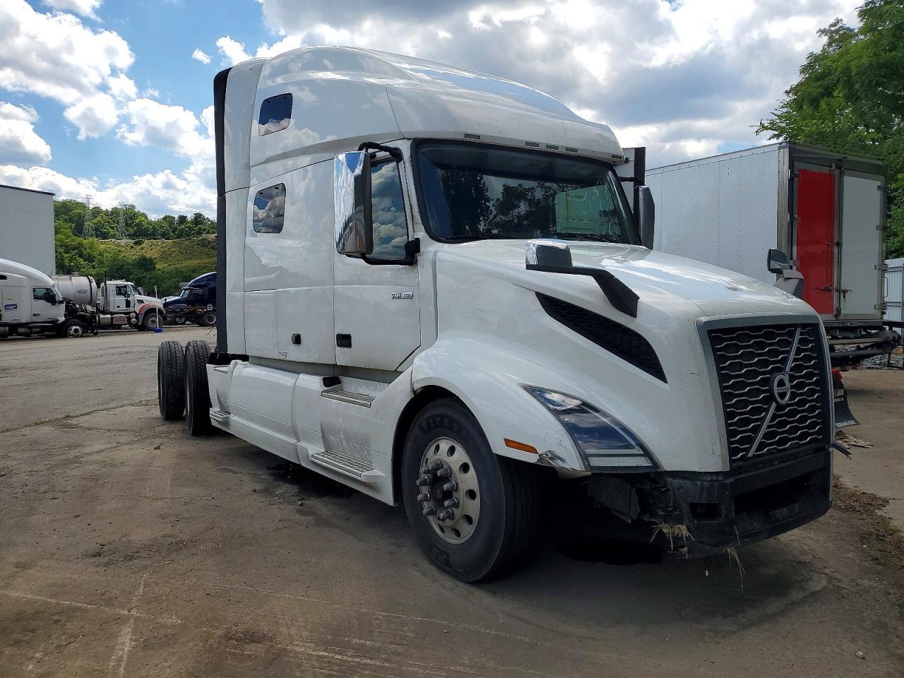 2021 VOLVO Vn