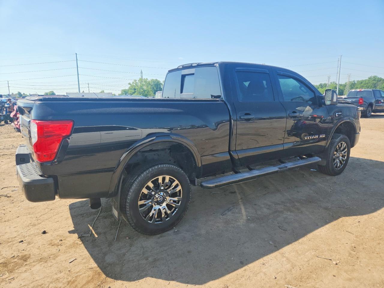 2016 NISSAN Titan