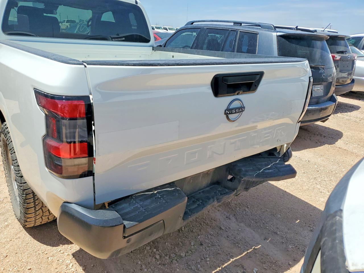 2023 NISSAN Frontier