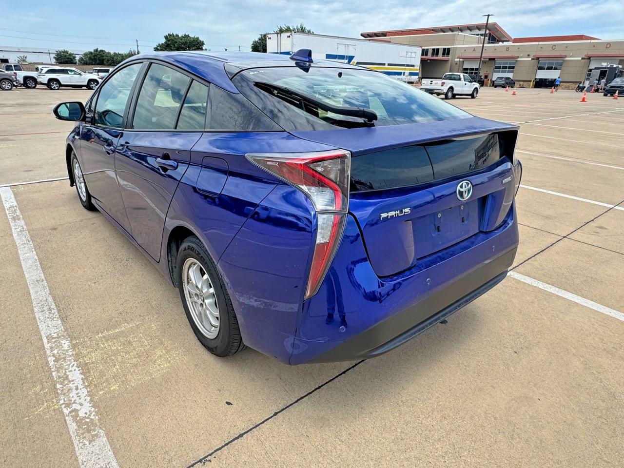 2016 TOYOTA PRIUS