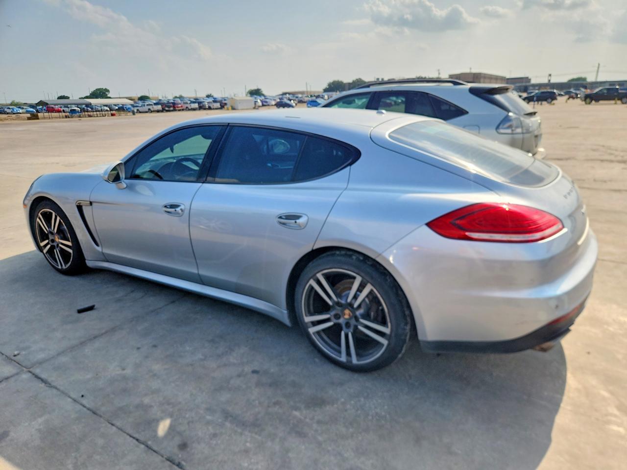 2014 PORSCHE Panamera