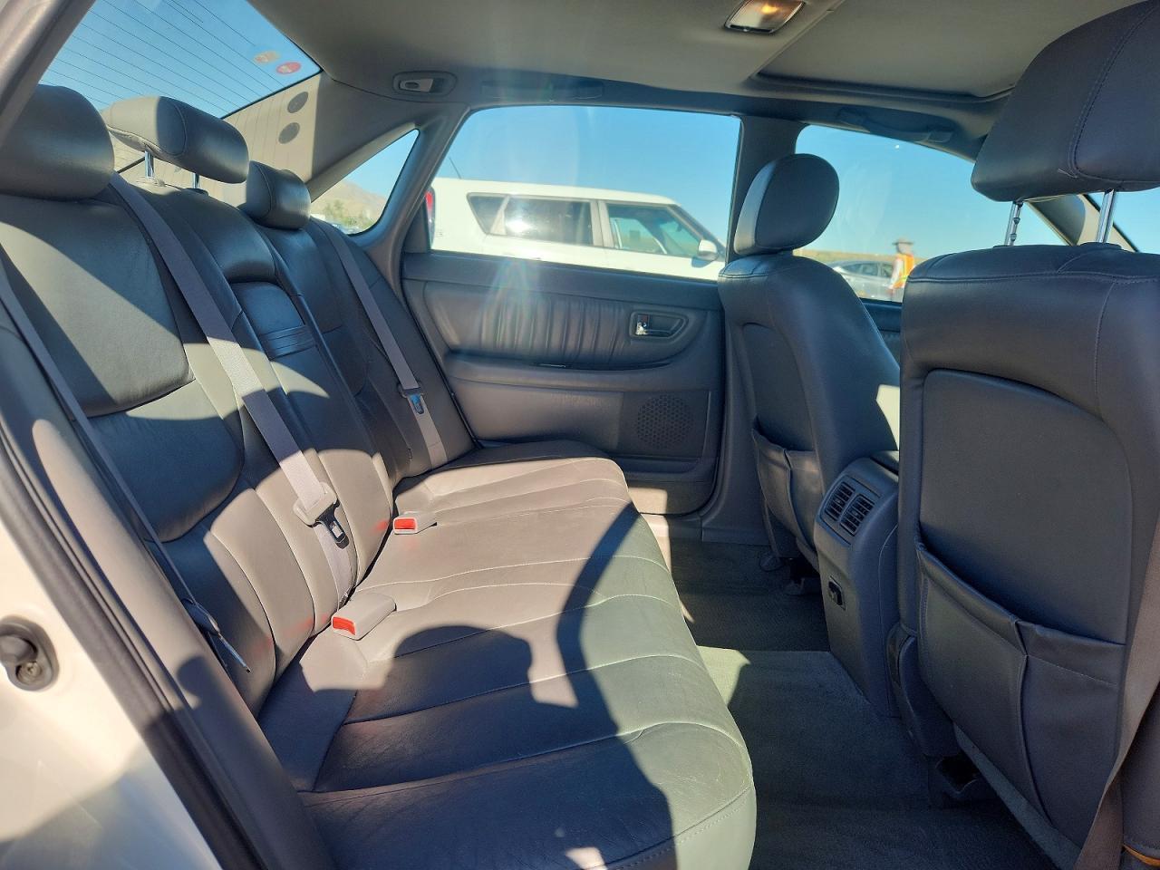 2003 TOYOTA Avalon