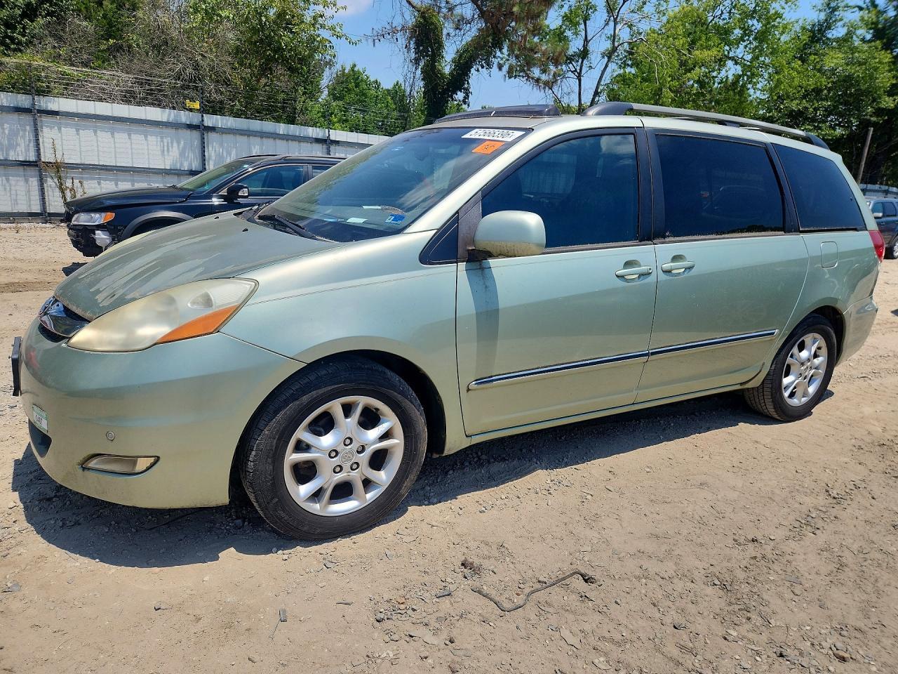 2006 TOYOTA SIENNA