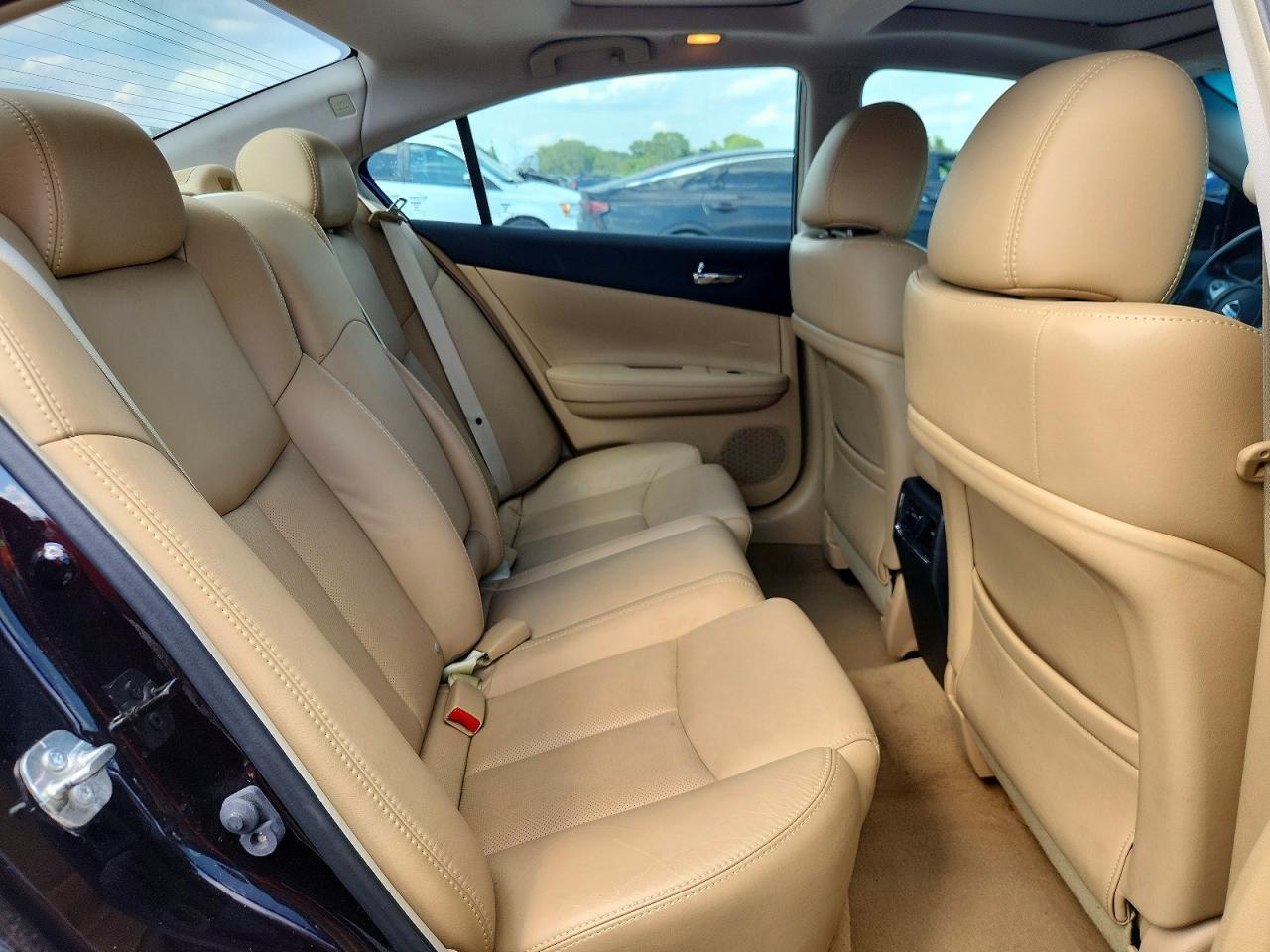 2011 NISSAN Maxima