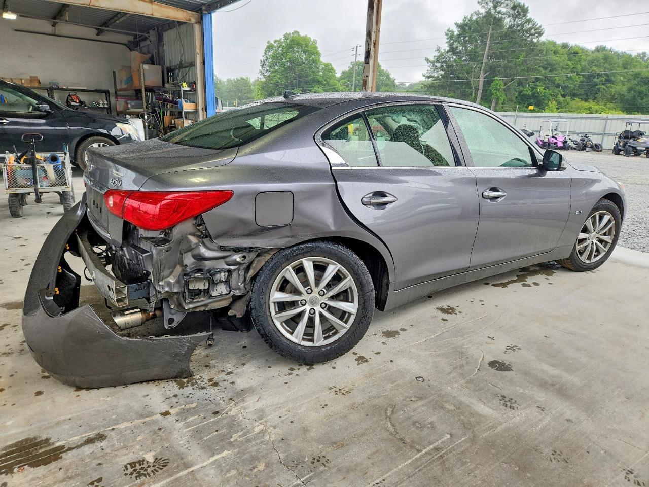 2016 INFINITI Q50