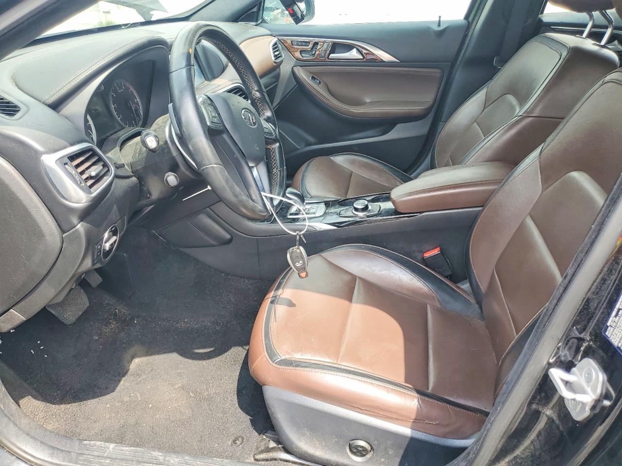 2017 INFINITI QX30