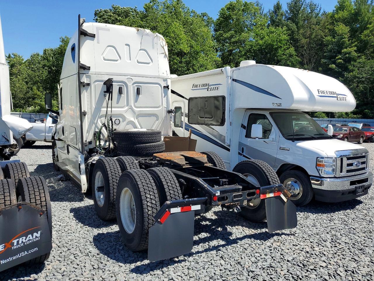 2022 FREIGHTLINER CASCADIA 126