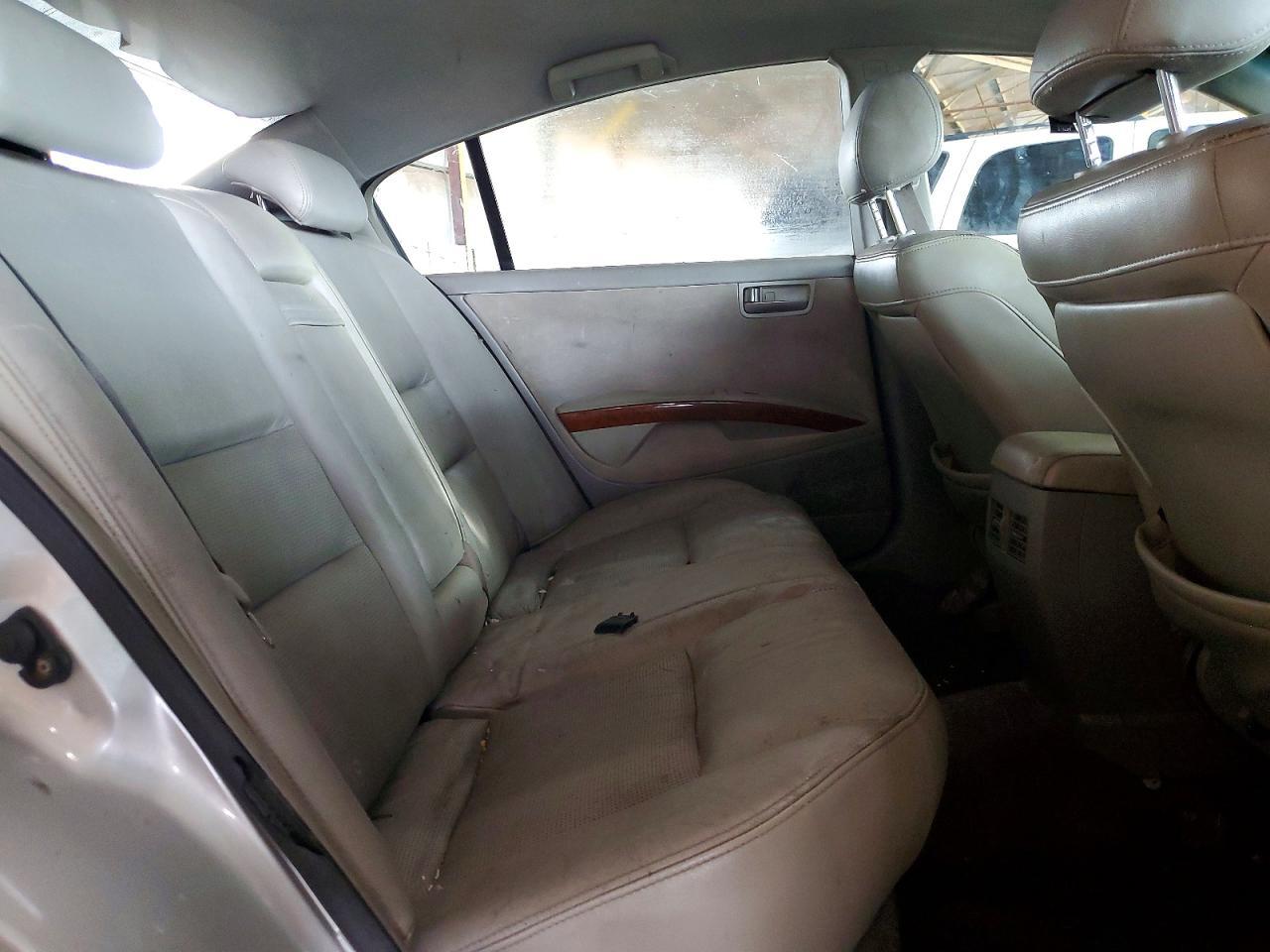 2004 NISSAN Maxima
