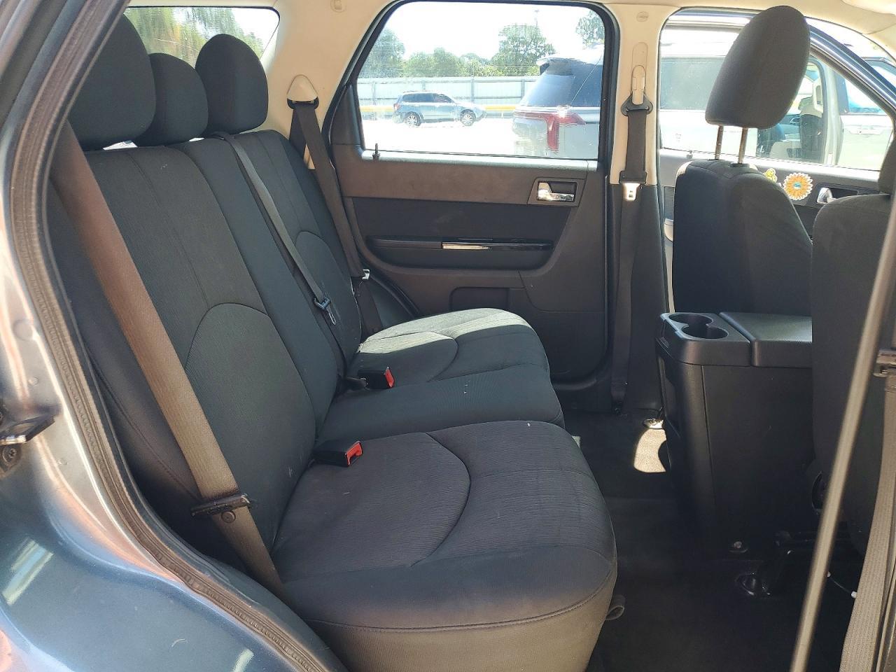 2011 MAZDA Tribute